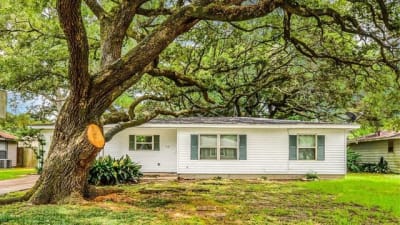 Look at Nolan Ryan's Childhood Home vs His Home Now, Nosey?