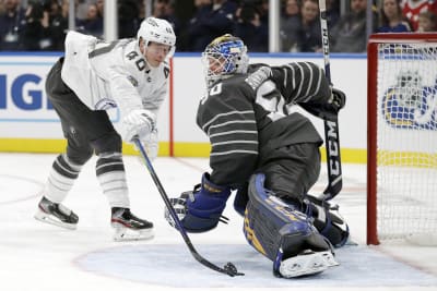 Binnington shines again as Blues top Sharks to level West final