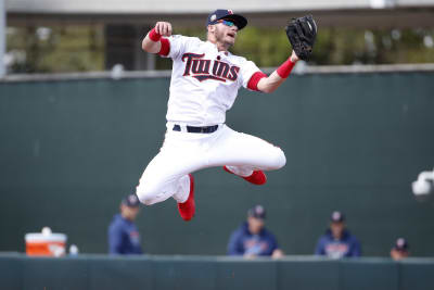 Twins' Josh Donaldson takes part in workout; status for Game 1 uncertain