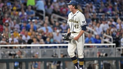 Vanderbilt wins 2019 College World Series title in three games over  Michigan