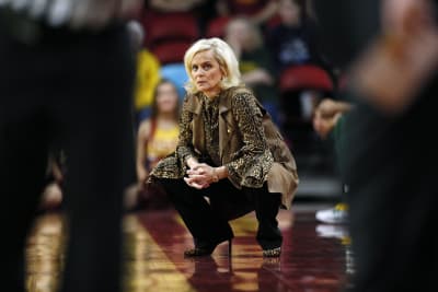 South Carolina stays No. 1 in women's Top 25; Oregon next