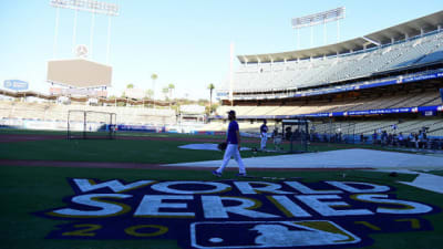 Kershaw, Dodgers beat Astros 3-1 in hot World Series opener