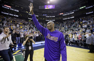 Kobe Bryant and daughter Gianna sit courtside to watch Los Angeles Lakers  game at Staples Center