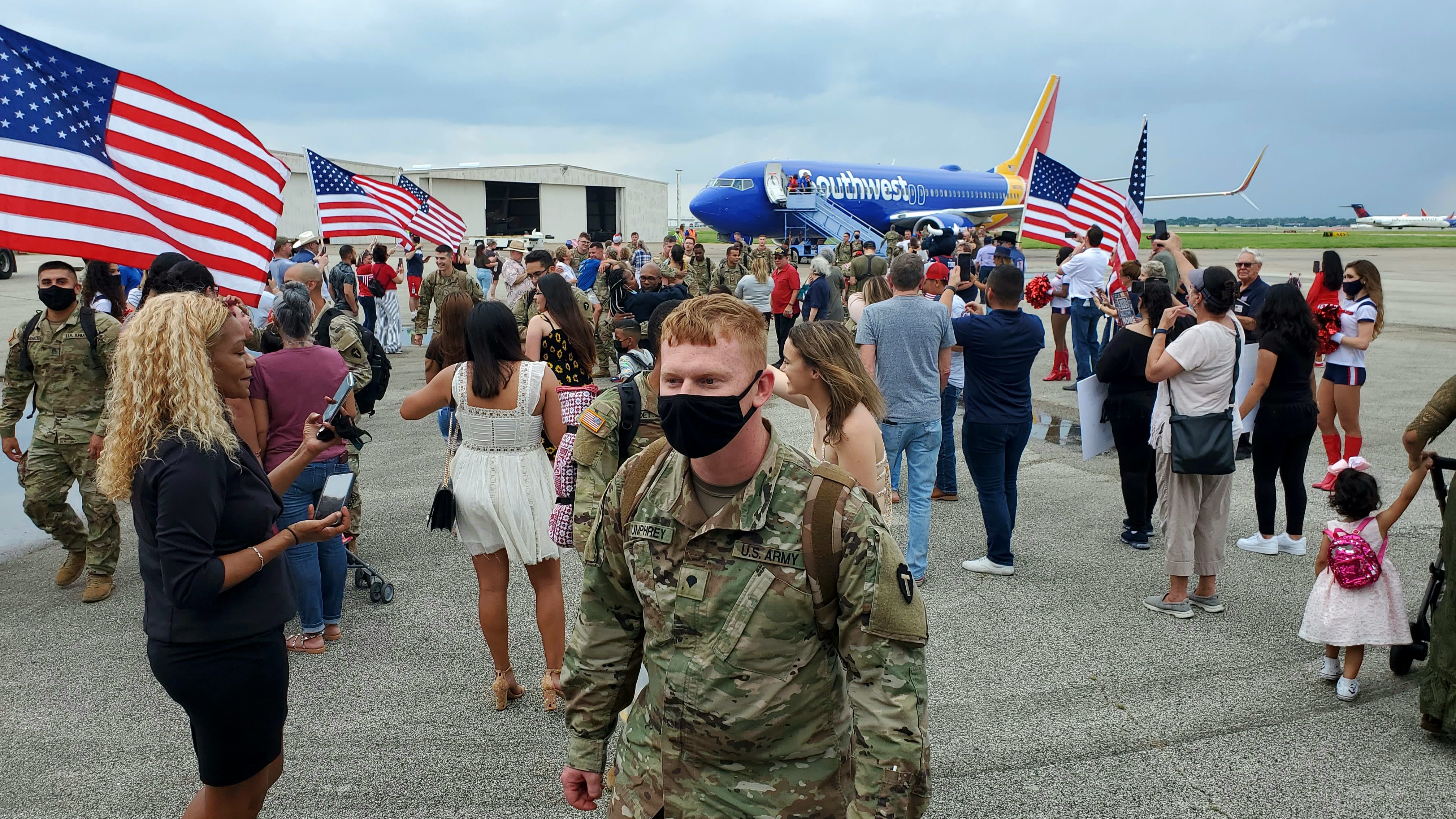 spirit airlines military bolsas