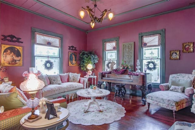 142-year-old Texas home on the market is a pink-lover's dream digs