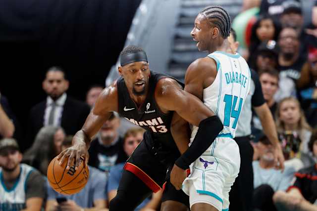 LaMelo Ball's layup, Miles Bridges' block at buzzer give Hornets