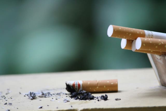 do cigarettes cause sore throats Sore Throat: What It Could Be and How to Get Rid of It