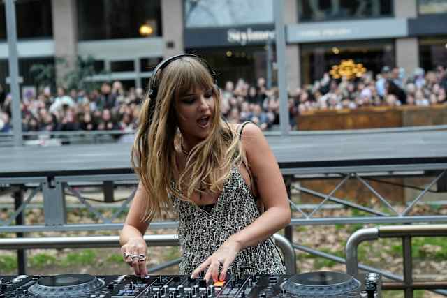 Rocker Victoria De Angelis spins a DJ set as Dolce & Gabbana's