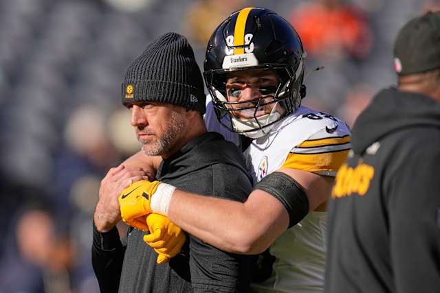 With Aaron Rodgers sidelined, Mason Rudolph and the Steelers fall short in  Chicago