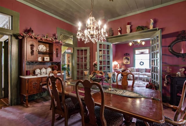 142-year-old Texas home on the market is a pink-lover's dream digs