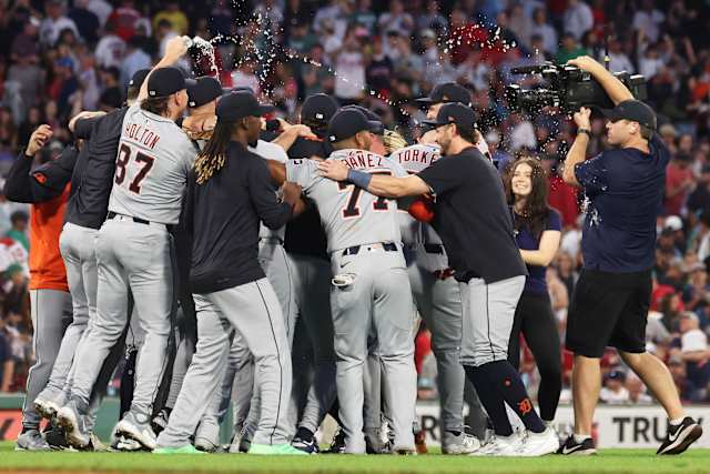 Tigers clinch playoff berth with 2-1 win over Red Sox in Game 161