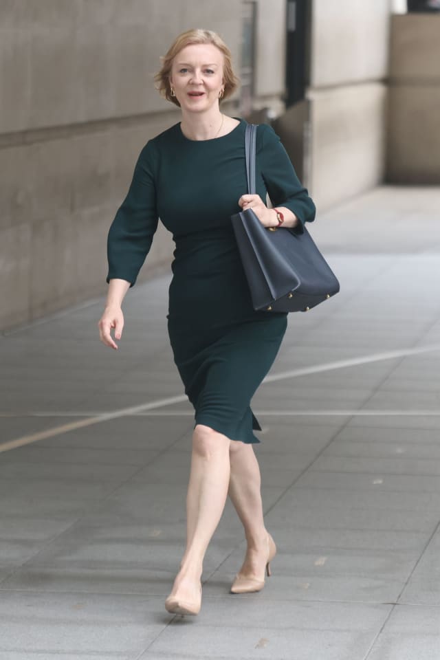 liz truss green dress Liz truss green dress hi-res stock photography and images