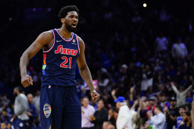 Embiid has 43 points, 14 rebounds; 76ers thump Bulls 121-106