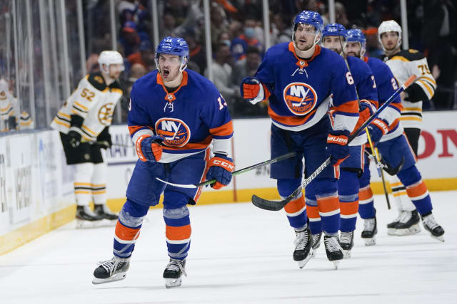 Marchand scores in OT, Bruins beat Islanders 2-1 in Game 3