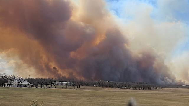 Large grass fire north of Fredericksburg expands to over 8,000 acres