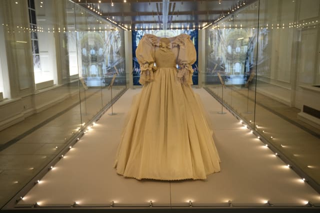 lady diana wedding dress exhibition Princess Diana's iconic wedding dress on display in London