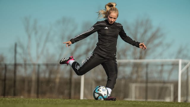Adidas soccer player best sale