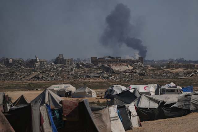 Israeli strikes kill dozens in Gaza as Hamas considers response to Trump's peace proposal