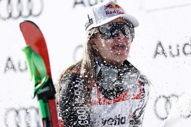 New Zealand skier Alice Robinson wins World Cup super-G; Lindsey