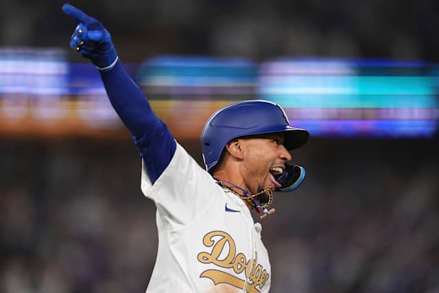No longer sick, Dodgers' Mookie Betts hits a pair of '160-pound