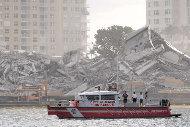 A 23-story hotel in exclusive Miami locale vanishes in seconds