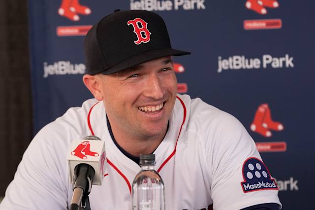 BREAKING: Alex Bregman reveals shocking reasons for joining the Red Sox in MLB news. nhathung