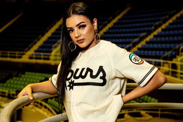 Retro spurs jersey top