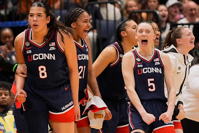 Strong, Fudd help UConn blow out UCLA 85-51 in Final Four as Bueckers moves  1 win from elusive title