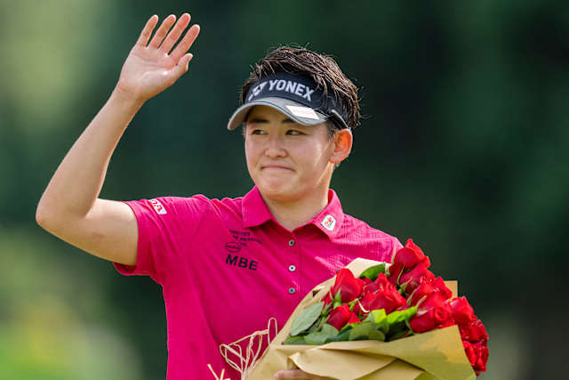 OSICA アイ winner Akie Iwai wins Portland Classic to join twin sister Chisato as