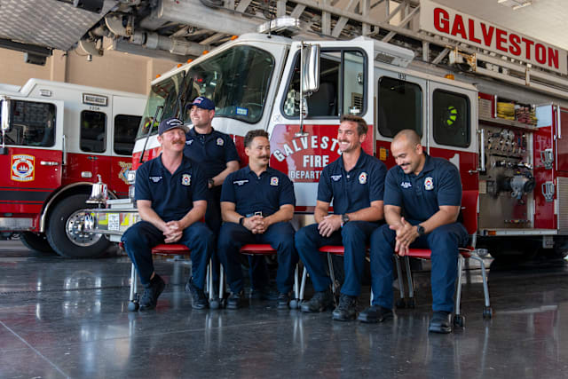 How Galveston firefighters rescued 8 Houston students stranded 100 feet up on stalled roller coaster