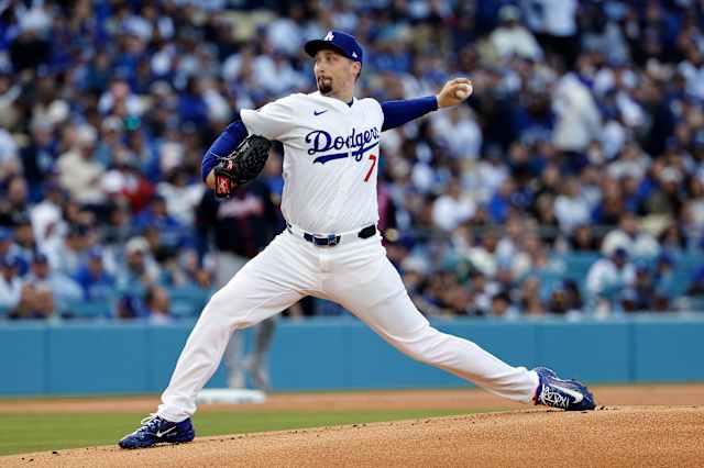 Dodgers LHP Blake Snell to stop throwing for a couple days after