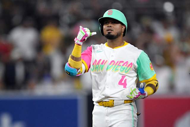 Yu Darvish, bullpen dazzle in 3-hitter, and Padres beat Dodgers 2