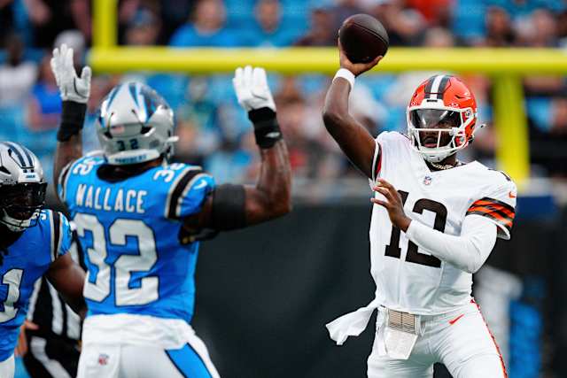 Browns coach Kevin Stefanski won't commit to Shedeur Sanders' role next  week after strong debut