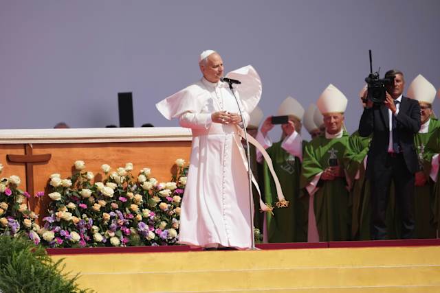 Pope Leo XIV tells 1 million Catholic youths that they are 'the sign a different world is possible'