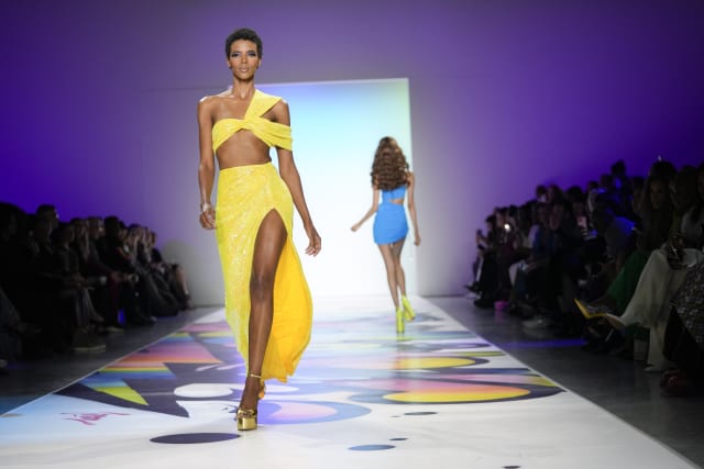 Sergio Hudson delivers colorful '90s celebration at NYFW