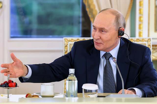 Ukraine targets St. Petersburg again after Putin rejects Zelenskyy's offer  for direct talks