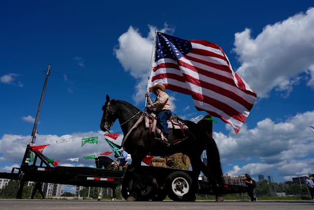 Chicago's Mexican Independence Day celebrations shadowed by