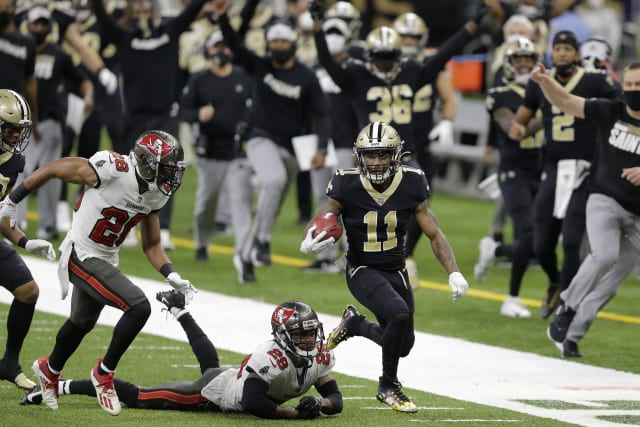 Deonte Harty runs down the sideline 