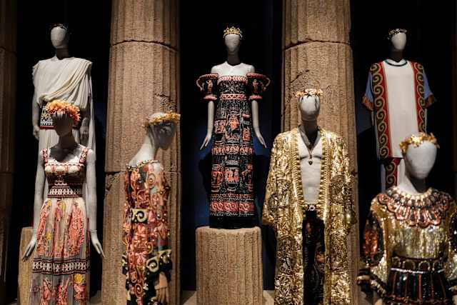 DOLCE＆GABBANA オーガンジー　ブラウス　バラ　プリント　38 美品 DOLCE＆GABBANA オーガンジー ブラウス バラ プリント 38 美品