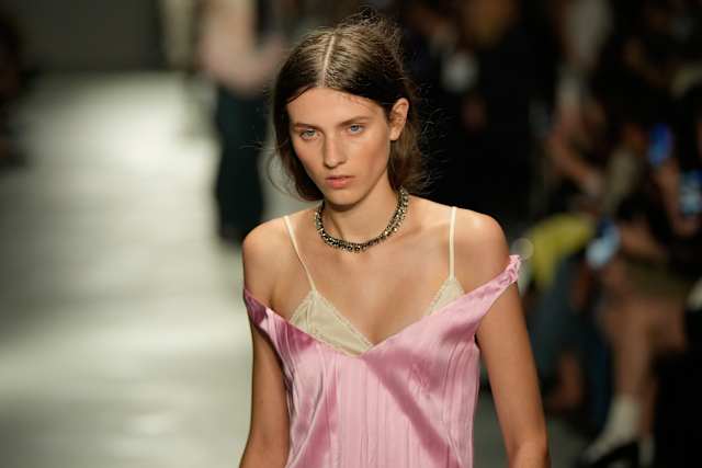 Alessandro Dell'Acqua's No. 21 collection brings lightness to