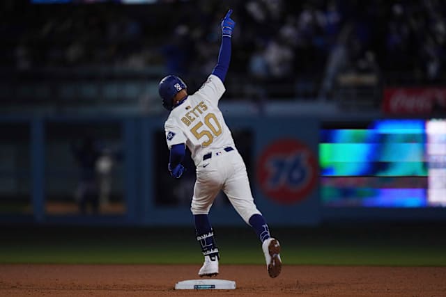 No longer sick, Dodgers' Mookie Betts hits a pair of '160-pound