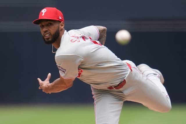 Phillies ace Sánchez closes in on Hershiser's MLB record with 44 2/3 straight shutout innings