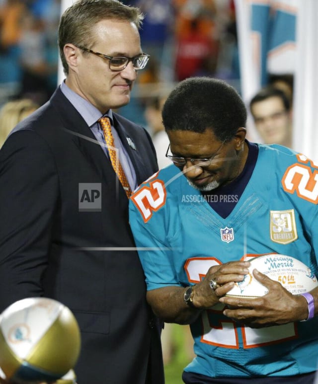 Legendary Dolphins RB Mercury Morris dies at age of 77