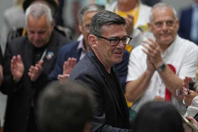 Labour's Andy Burnham wins a special UK election, setting up a showdown with Starmer