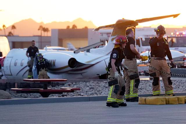A pilot on a private jet owned by Mötley Crüe singer killed in