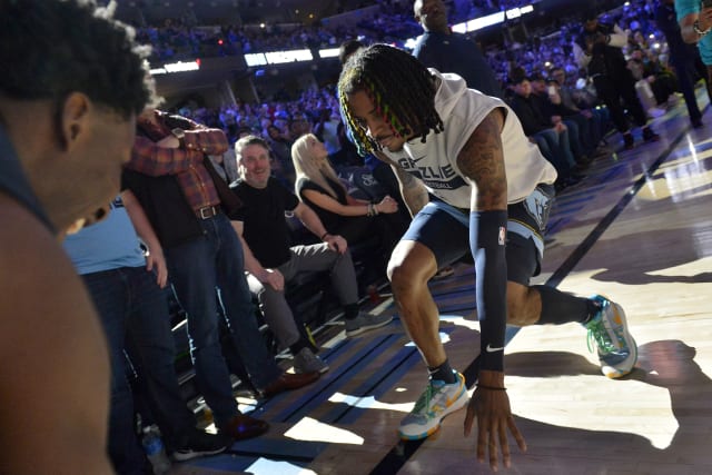 Morant returns, scores 17 coming off the bench for Grizzlies