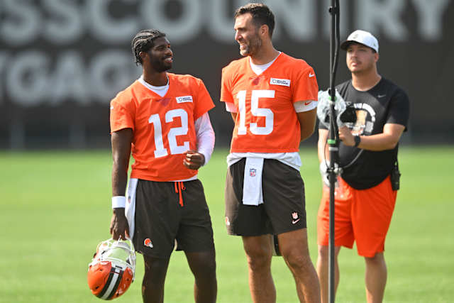 Shedeur Sanders remained focused on rookie season with Browns during  father's cancer battle