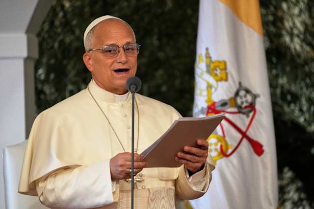 The Latest: Pope Leo ends first foreign trip with silent prayer at Beirut blast site, Mass at port