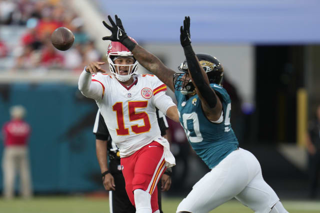 Chiefs WR Marquise Brown 'will miss some time' after dislocating a clavicle in 26-13 loss at Jaguars