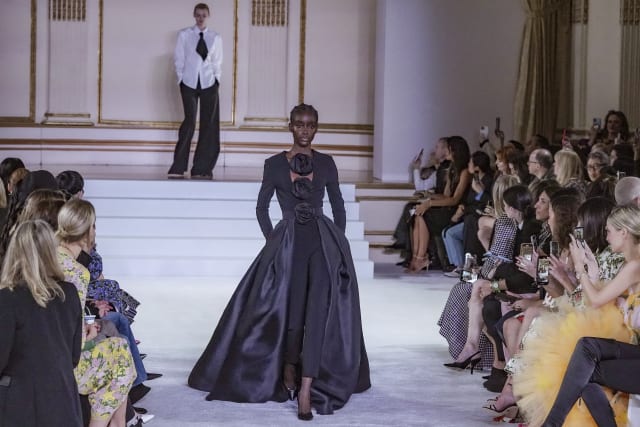 Bow Carolina Herrera Black Gown Ball Gown Runway Carolina Herrera Formal Dresses  Carolina Herrera Finds Royal